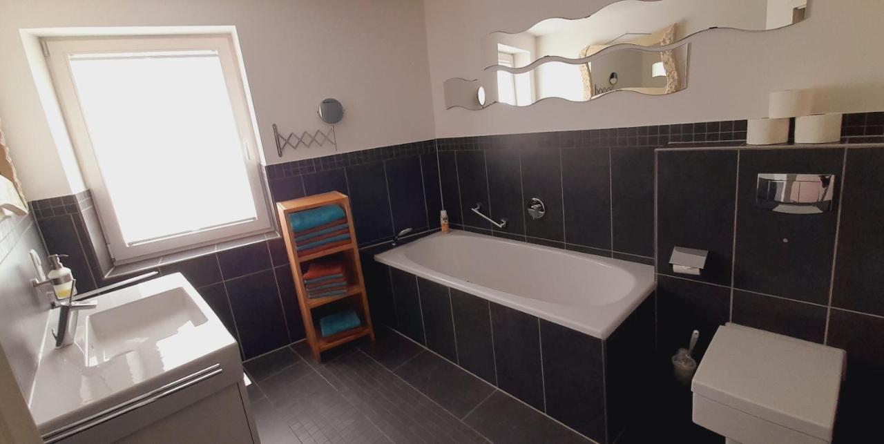 Ferienwohnung Aroma Moselblick บัวร์เกน ภายนอก รูปภาพ